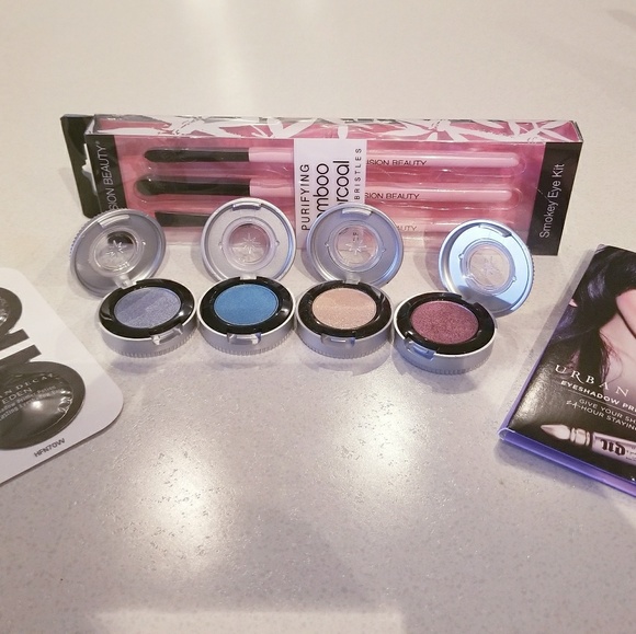Urban Decay Other - Urban Decay Eyeshadow Bundle